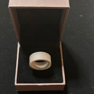 Elegant Silver Mesh Ring